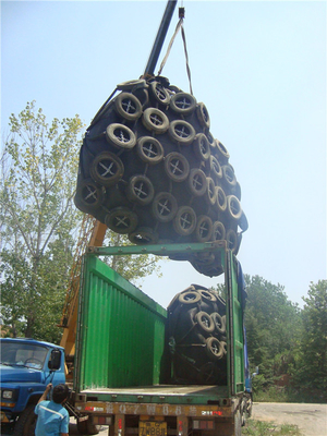 2 anni di garanzia Yokohama Pneumatic Fenders con materiale di gomma e flange di galvanizzazione a caldo