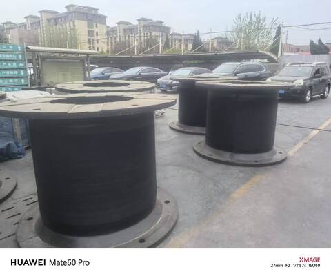 Installazione a bulloni o saldatura Fender in gomma a celle nere Soluzione ideale per la protezione delle infrastrutture e delle navi marine