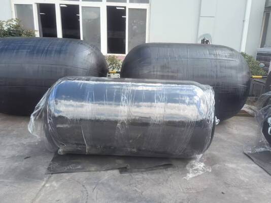 Fenders riempiti di schiuma EVA solida che non offrono alcuna protezione della superficie per porti e navi marittime supportati da 24 mesi