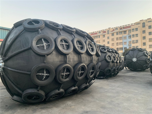 Flessibilità Durabilità Pneumatici Fenders Marine per un'eccellente sicurezza e facile installazione