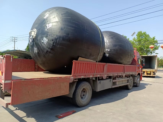 0.5-4.5m di diametro Yokohama Marine Fender con bassa forza di reazione e 2 anni di garanzia