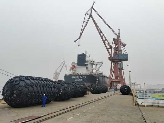 Gomma resistente nero Yokohama Marine Fender per la protezione delle imbarcazioni navali