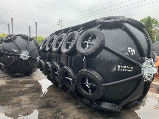0.5-4.5m di diametro Yokohama Marine Fender in nero per i requisiti marini personalizzati