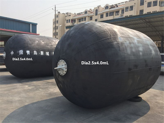 Fenders pneumatici in gomma Yokohama per la protezione delle navi