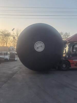 Parabordi anti-collisione riempiti di schiuma con struttura solida in EVA, adatti per porti, marine e stazioni di attracco industriali