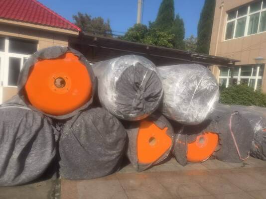 Parabordi riempiti in schiuma per un periodo di 24 mesi D3.0m X L5.0m Deflessione 60 Percento Soluzione di protezione per banchine marine durevole