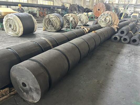 Durezza 70-85A Fenders di rimorchiatori Capacità di carico pesante Mould And Extrusion Craft Soluzioni durevoli di protezione marina