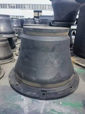 CCS Certified Cone Rubber Fender SGS Approved Durable Marine Dock Protection Equipment per applicazioni di ormeggio e ormeggio delle navi
