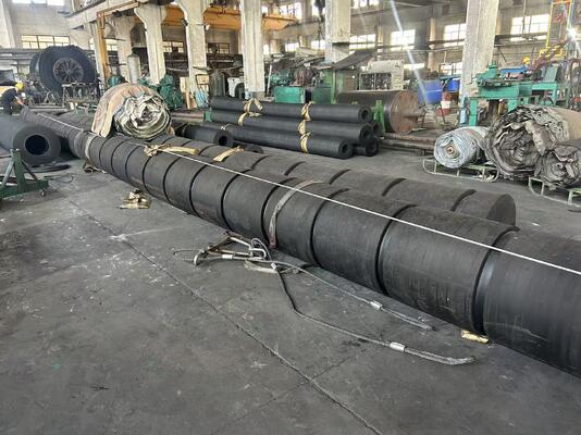 Parabordi a Rullo per Rimorchiatori a Bassa Manutenzione Altezza 200mm 450mm Progettati per Ridurre i Costi di Manutenzione e Migliorare la Sicurezza dei Rimorchiatori